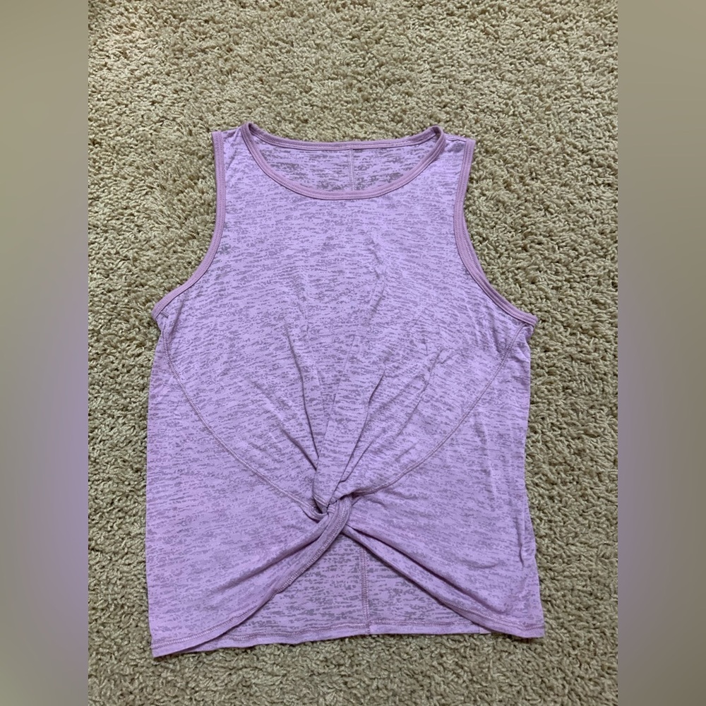 Cute lululemon dancer crop tank top!